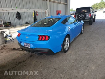 2026 Ford Mustang EcoBoost Premium Coupe - miniatura 4