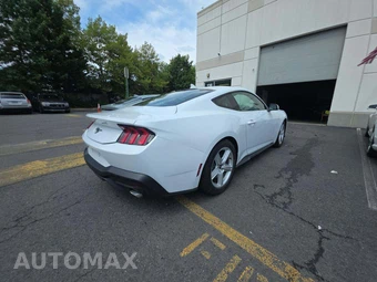 2026 Ford Mustang EcoBoost Premium Coupe - miniatura 3