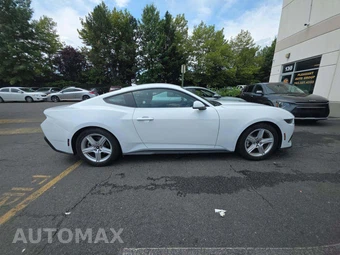2026 Ford Mustang EcoBoost Premium Coupe - miniatura 4
