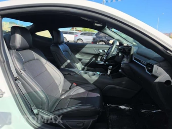 2026 Ford Mustang EcoBoost Premium Coupe - miniatura 18