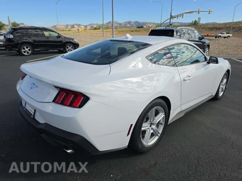 2026 Ford Mustang EcoBoost Premium Coupe - miniatura 3