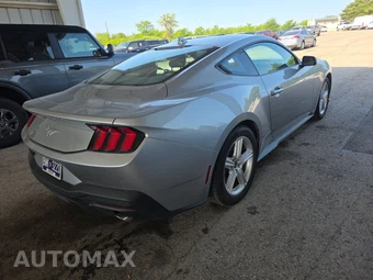 2026 Ford Mustang EcoBoost Premium Coupe - miniatura 4