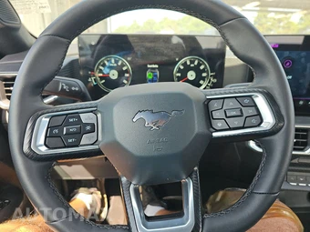 2026 Ford Mustang EcoBoost Premium Coupe - miniatura 10