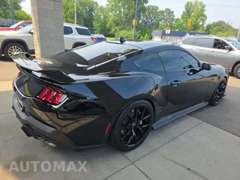 2026 Ford Mustang GT Premium Coupe – miniatura 3