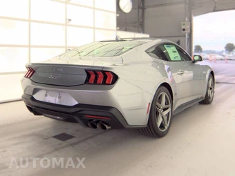 2026 Ford Mustang GT Premium Coupe - miniatura 4