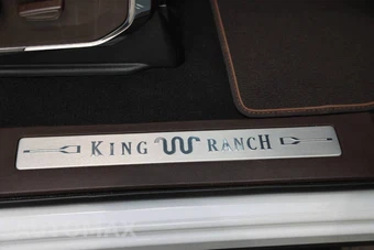2026 Ford Super Duty F-250 King Ranch Crew Cab Medium Bed - miniatura 10