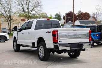 2026 Ford Super Duty F-250 King Ranch Crew Cab Medium Bed - miniatura 5