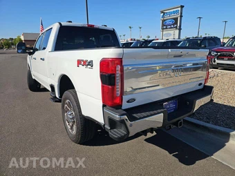 2026 Ford Super Duty F-250 King Ranch Crew Cab Medium Bed - miniatura 2