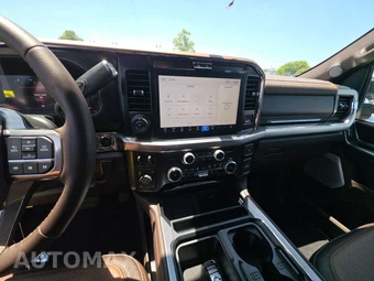 2026 Ford Super Duty F-250 King Ranch Crew Cab Medium Bed - miniatura 17