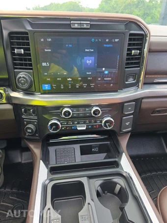 2026 Ford Super Duty F-250 King Ranch Crew Cab Medium Bed - miniatura 10
