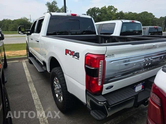 2026 Ford Super Duty F-250 King Ranch Crew Cab Medium Bed - miniatura 2