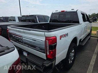 2026 Ford Super Duty F-250 King Ranch Crew Cab Medium Bed - miniatura 3