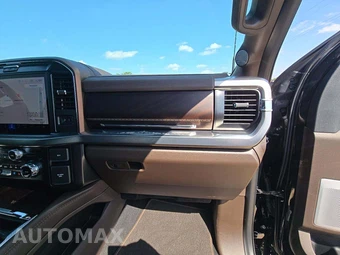2026 Ford Super Duty F-250 King Ranch Crew Cab Medium Bed - miniatura 16