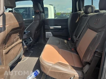 2026 Ford Super Duty F-250 King Ranch Crew Cab Medium Bed - miniatura 16