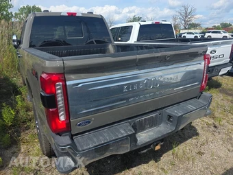 2026 Ford Super Duty F-250 King Ranch Crew Cab Medium Bed - miniatura 5