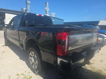 2026 Ford Super Duty F-250 King Ranch Crew Cab Medium Bed - miniatura 2