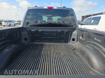 2026 Ford Super Duty F-250 Lariat Crew Cab Medium Bed - miniatura 16