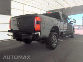 2026 Ford Super Duty F-250 Lariat Crew Cab Medium Bed - miniatura 4