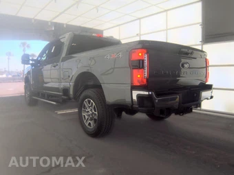 2026 Ford Super Duty F-250 Lariat Crew Cab Medium Bed - miniatura 6