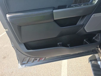 2026 Ford Super Duty F-250 Lariat Crew Cab Medium Bed - miniatura 9