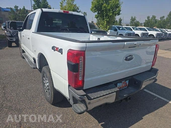 2026 Ford Super Duty F-250 Lariat Crew Cab Medium Bed - miniatura 2