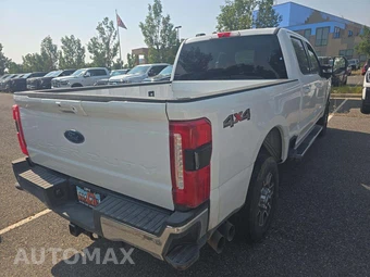 2026 Ford Super Duty F-250 Lariat Crew Cab Medium Bed - miniatura 3