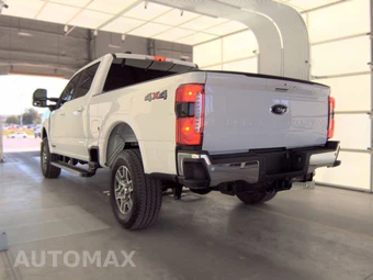 2026 Ford Super Duty F-250 Lariat Crew Cab Medium Bed - miniatura 6