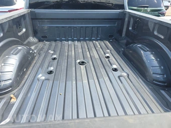 2026 Ford Super Duty F-250 Lariat Crew Cab Medium Bed - miniatura 16