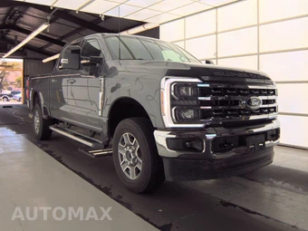 2026 Ford Super Duty F-250 Lariat Crew Cab Medium Bed - miniatura 3