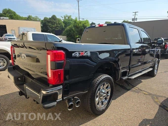 2026 Ford Super Duty F-250 LARIAT Crew Cab Medium Bed - miniatura 3