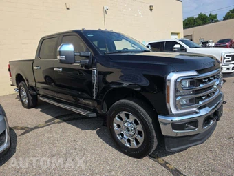 2026 Ford Super Duty F-250 LARIAT Crew Cab Medium Bed - miniatura 4