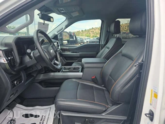 2026 Ford Super Duty F-250 Lariat Crew Cab Medium Bed - miniatura 3