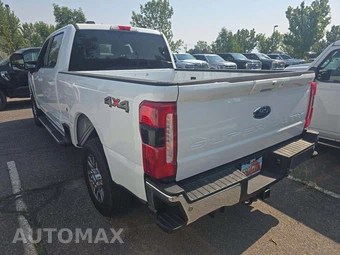 2026 Ford Super Duty F-250 Lariat Crew Cab Medium Bed - miniatura 2