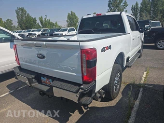 2026 Ford Super Duty F-250 Lariat Crew Cab Medium Bed - miniatura 3