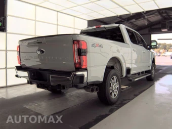 2026 Ford Super Duty F-250 Lariat Crew Cab Medium Bed - miniatura 4