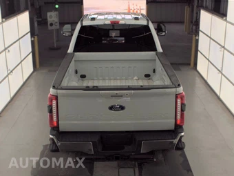 2026 Ford Super Duty F-250 Lariat Crew Cab Medium Bed - miniatura 5