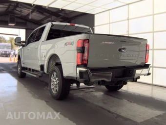 2026 Ford Super Duty F-250 Lariat Crew Cab Medium Bed - miniatura 6