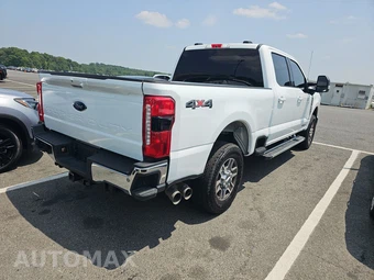 2026 Ford Super Duty F-250 Lariat Crew Cab Medium Bed - miniatura 4
