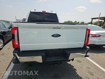 2026 Ford Super Duty F-250 Lariat Crew Cab Medium Bed - miniatura 5