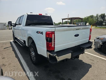 2026 Ford Super Duty F-250 Lariat Crew Cab Medium Bed - miniatura 6