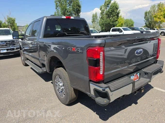 2026 Ford Super Duty F-250 Lariat Crew Cab Medium Bed - miniatura 2
