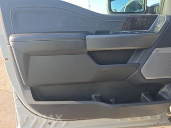 2026 Ford Super Duty F-250 Lariat Crew Cab Medium Bed - miniatura 9