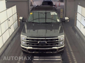 2026 Ford Super Duty F-250 Lariat Crew Cab Medium Bed - miniatura 2