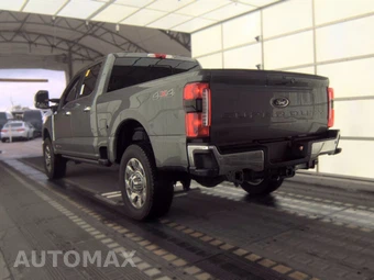 2026 Ford Super Duty F-250 Lariat Crew Cab Medium Bed - miniatura 6
