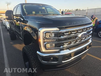 2026 Ford Super Duty F-250 Lariat Crew Cab Medium Bed - miniatura 3