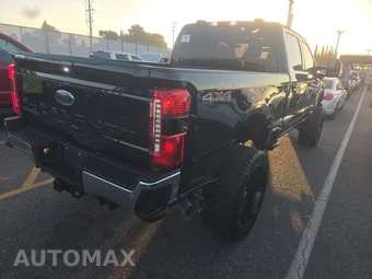 2026 Ford Super Duty F-250 Lariat Crew Cab Medium Bed - miniatura 4