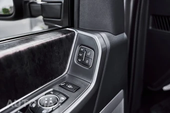 2026 Ford Super Duty F-250 Lariat Crew Cab Medium Bed - miniatura 44