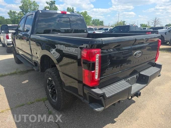 2026 Ford Super Duty F-250 LARIAT Crew Cab Medium Bed - miniatura 6