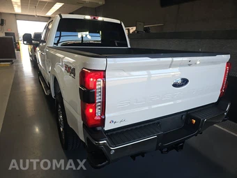 2026 Ford Super Duty F-250 Lariat Crew Cab Medium Bed - miniatura 5