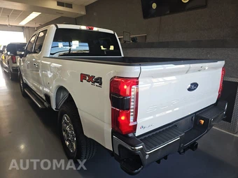 2026 Ford Super Duty F-250 Lariat Crew Cab Medium Bed - miniatura 6
